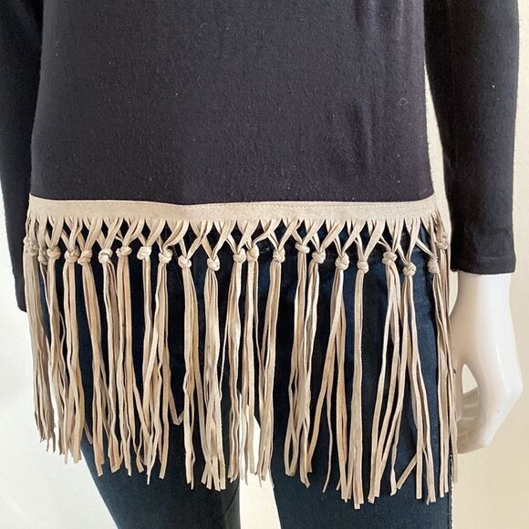 Black top long sleeve scoop neck with tan fringe S - Picture 2 of 4